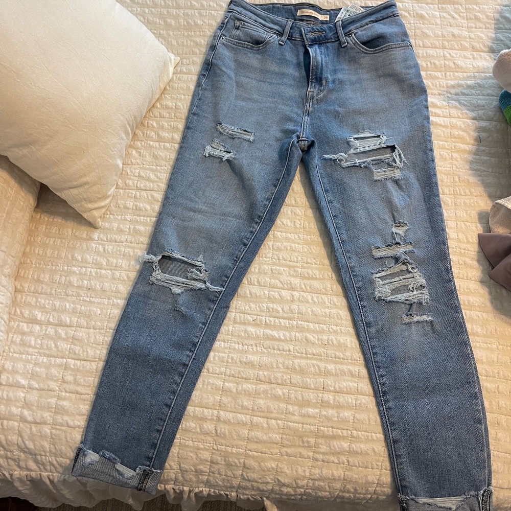 Women’s Levi jeans